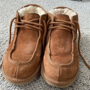 Ugg winter boots, good condition with brown suede